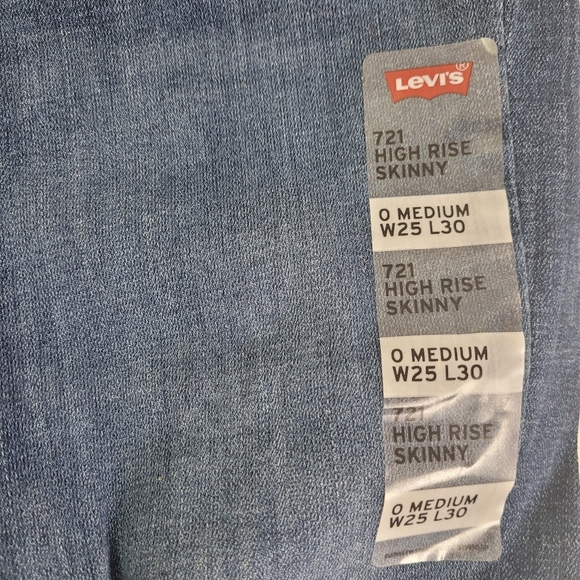 NEW! Women's Levi 721 High Rise Skinny Distressed Jeans - Picture 7 of 10